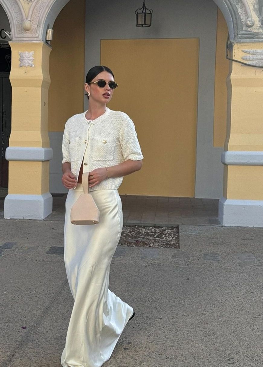 Outfit all white thời trang đơn sắc tinh tế túi mini be