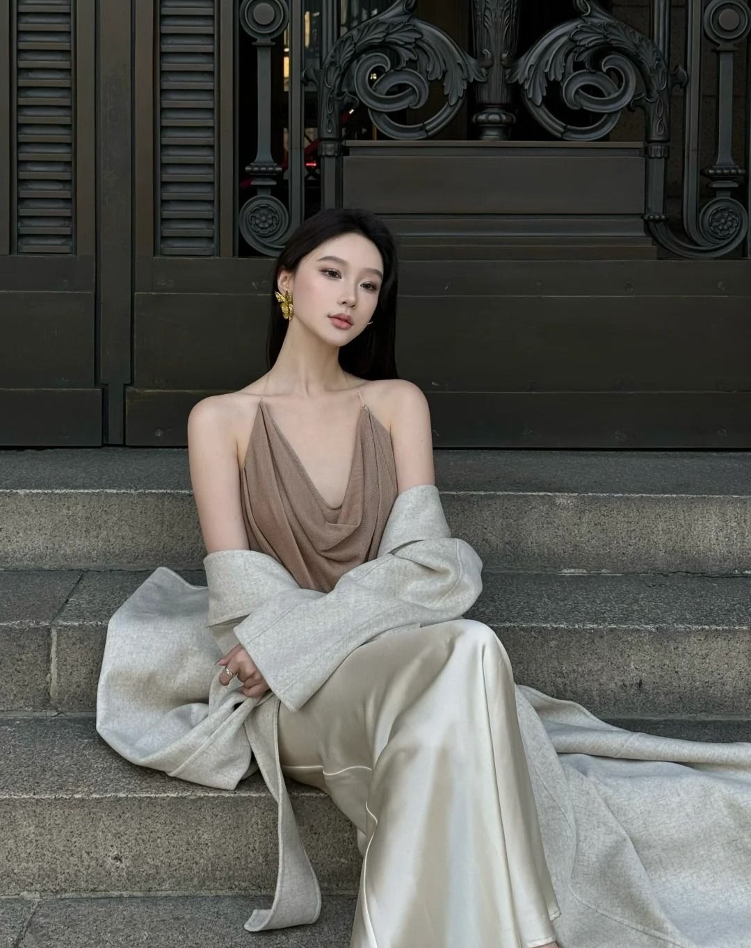 Áo hai dây phối cardigan dự tiệc sang trọng