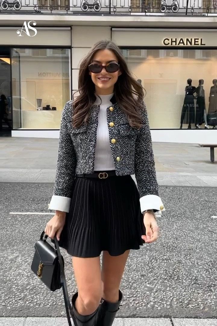 Áo khoác dạ/tweed dáng ngắn, chân váy xếp ly mini