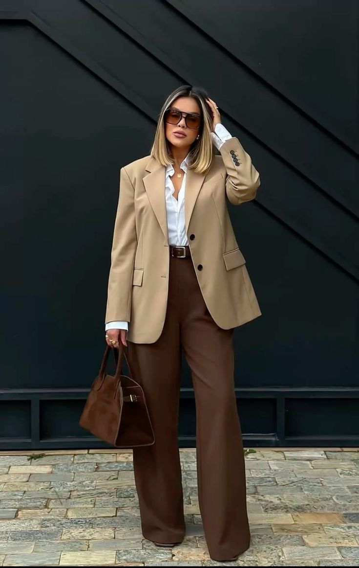 set blazer beige quần nâu đậm phối đồ đơn sắc công sở