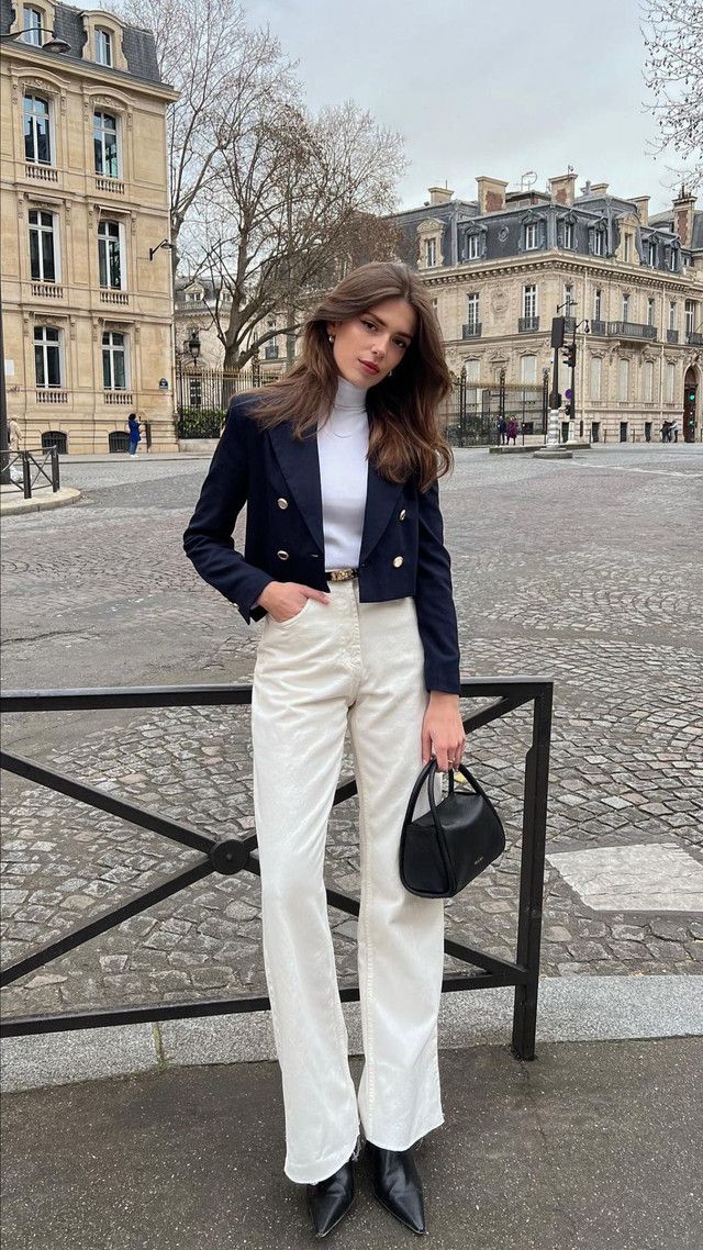 Phong cách Pháp streetstyle blazer navy quần trắng