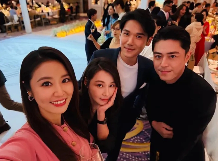 Dàn sao nổi tiếng góp mặt chúc phúc