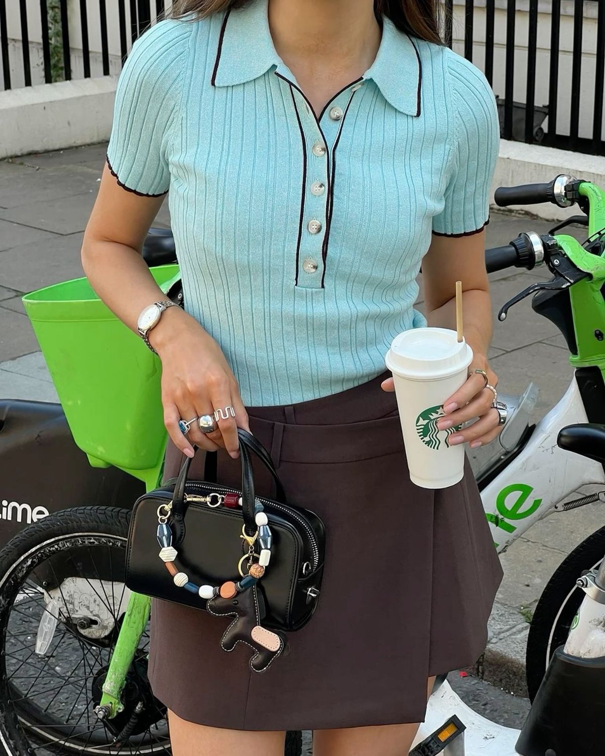 Polo xanh pastel dệt kim phối váy ngắn thời thượng