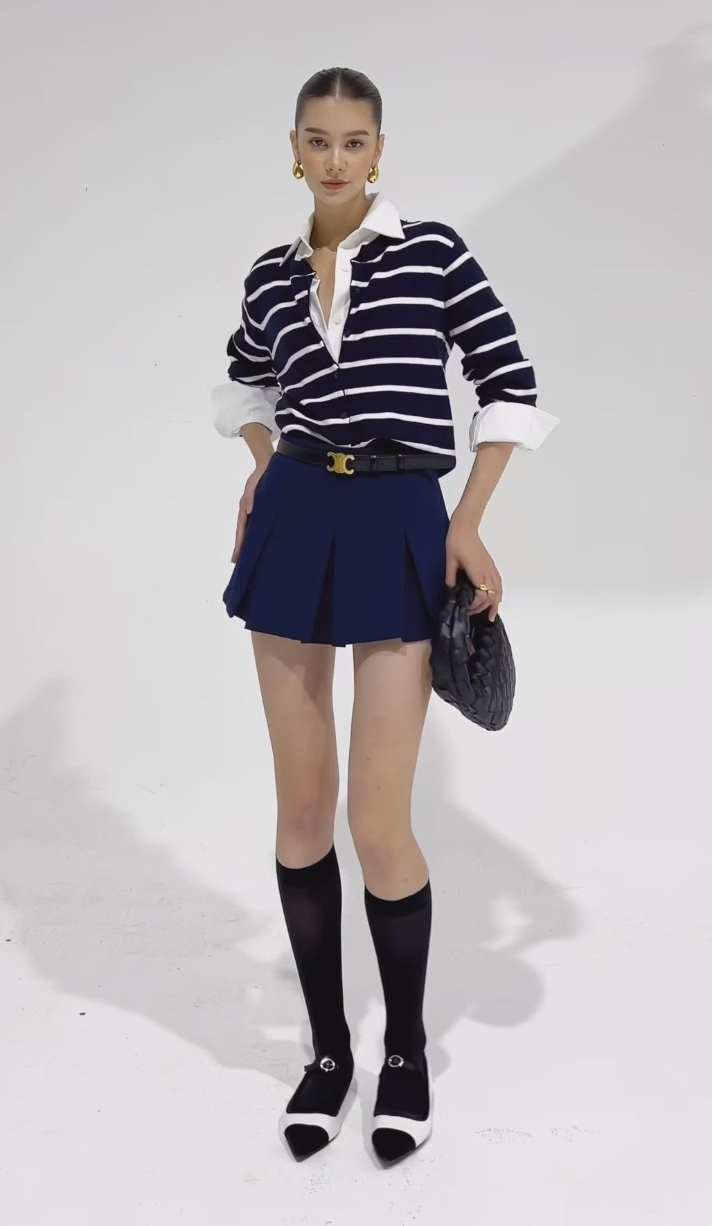 Polo kẻ sọc phối chân váy tennis đen preppy chic