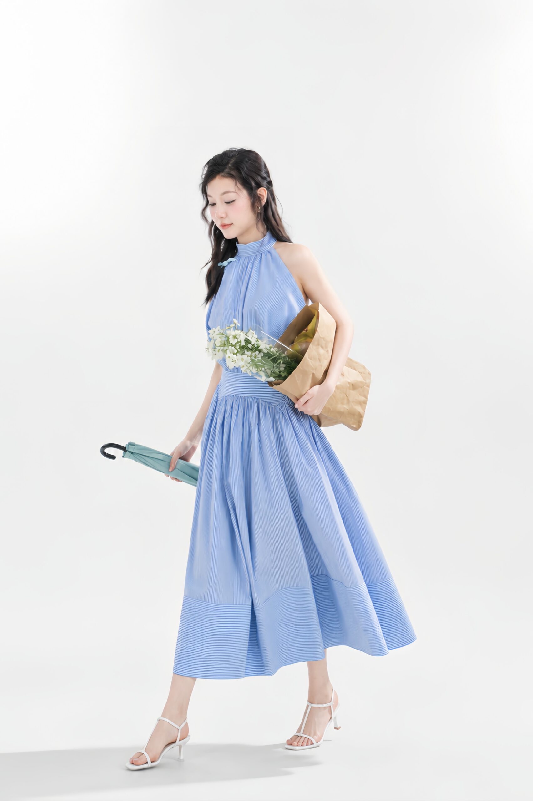 Thiết kế tập trung vào phom dáng